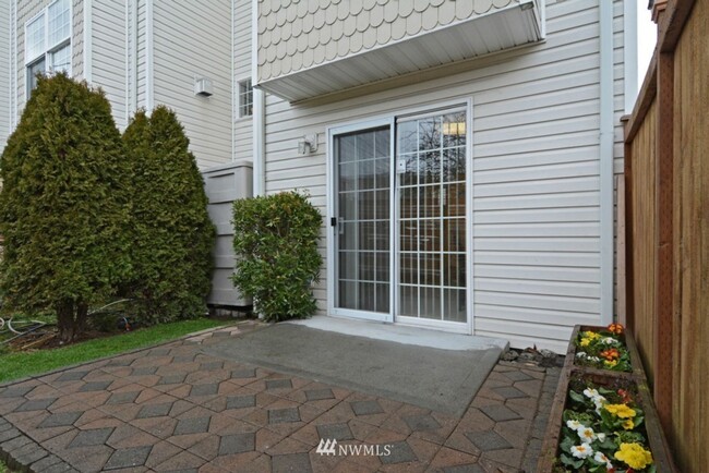 Foto del edificio - North Greenlake 3-bed 1.75-bath Town House