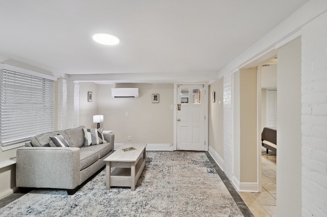 Foto del edificio - 1432 Melpomene St