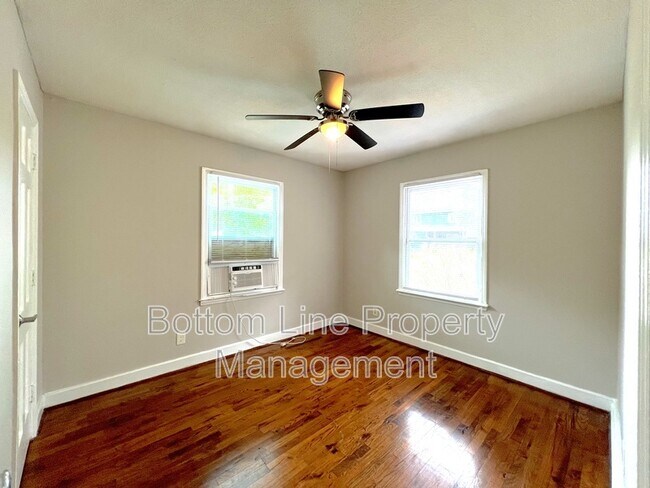 Foto del edificio - 4030 Bearwood Ave