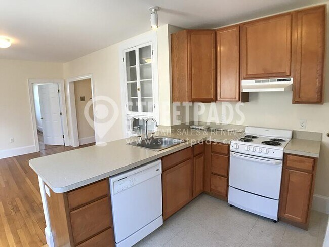 Building Photo - 2 bedroom in Cambridge MA 02139