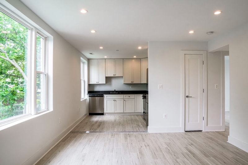 Foto principal - 5735 14th St NW