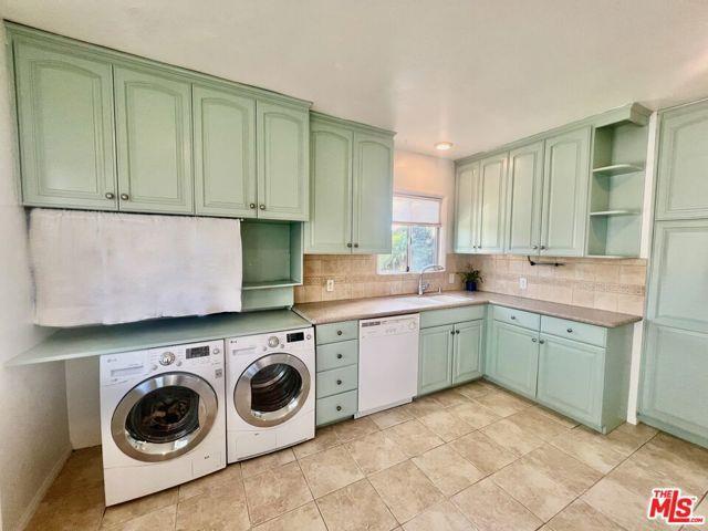 Foto del edificio - 6426 W 83rd St