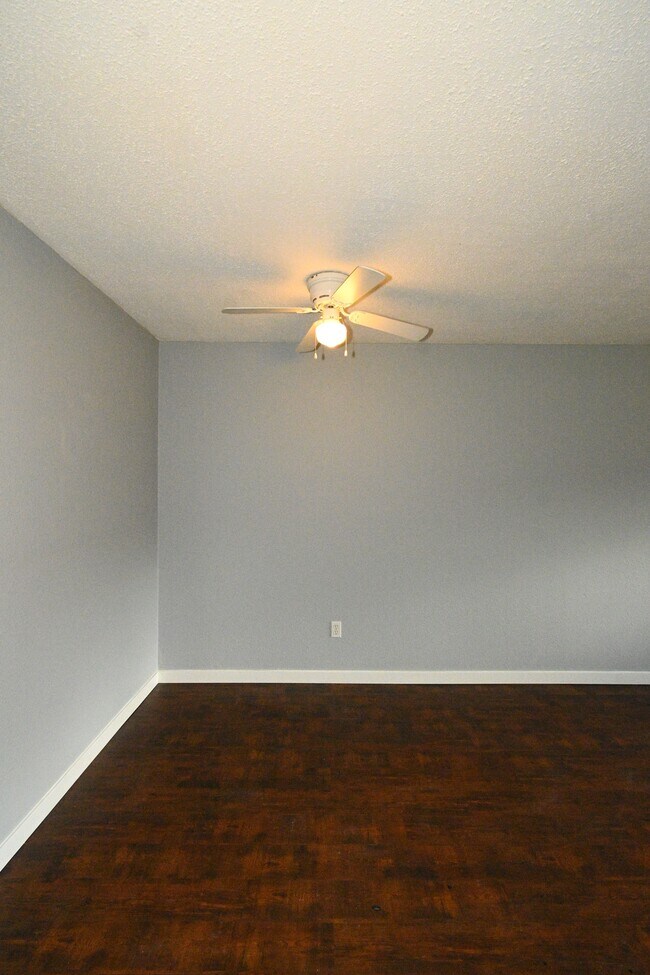 Building Photo - 4280 Quentin Ave