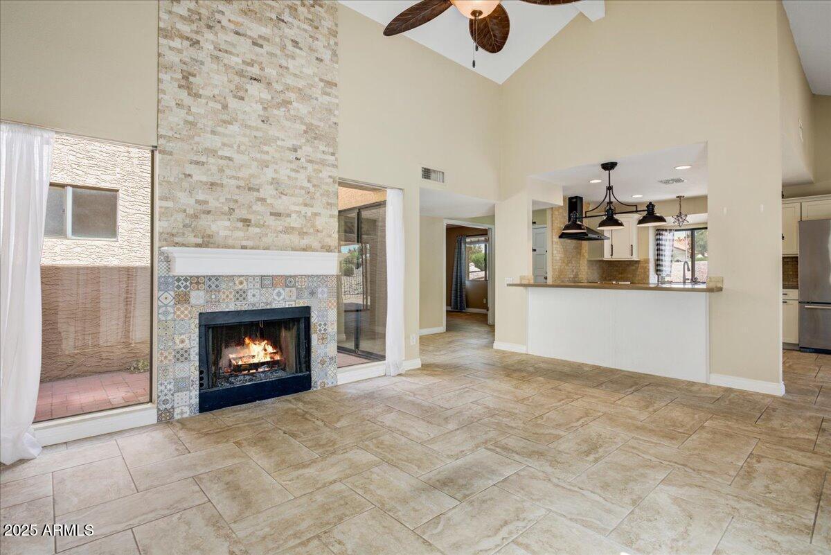 Primary Photo - 1644 N Ventura Ln