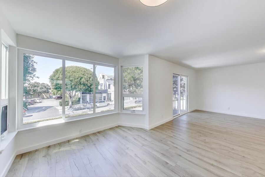 Primary Photo - 2137 Lombard St