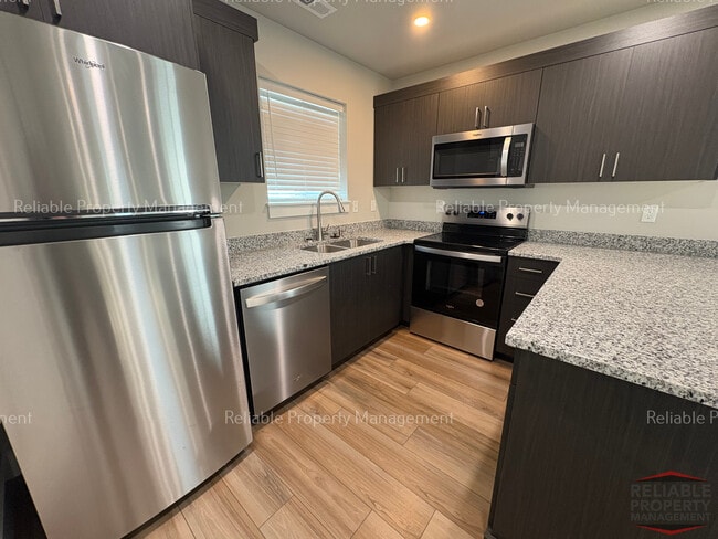 Building Photo - 1594 Hannah Ln