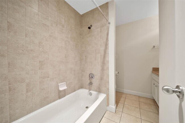 Foto del edificio - 650 Westcross St