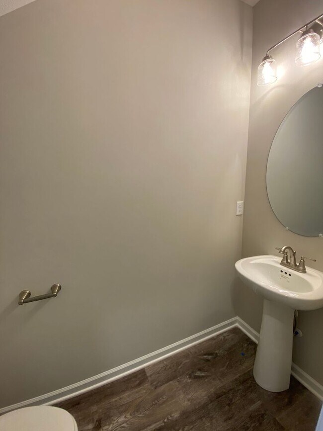 Foto del edificio - Beautiful 3 Bed 2.5 Bath Townhome In Murfreesboro