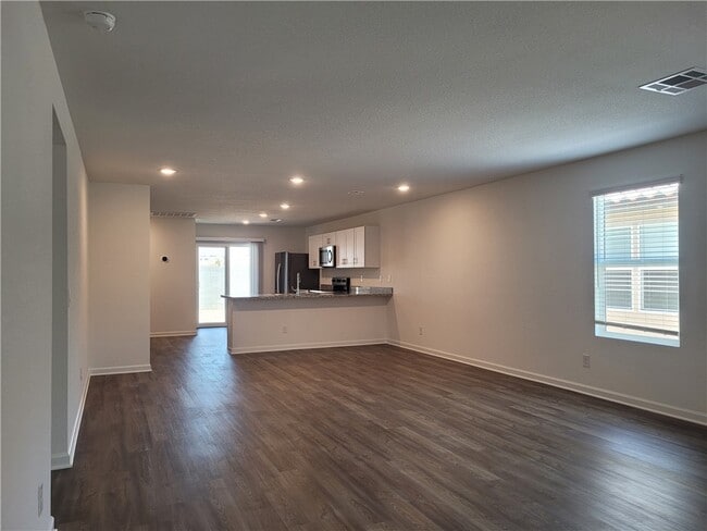 Building Photo - 2371 Tapatio Dr