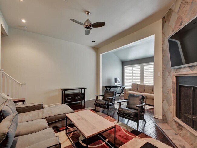 Foto del edificio - Beautiful Townhome in West Downtown Austin!