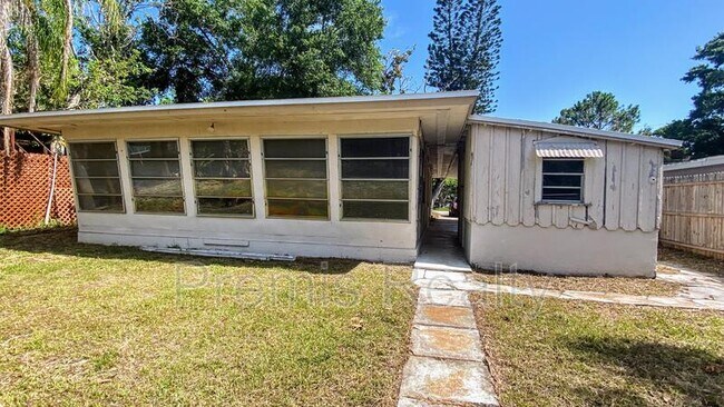Building Photo - 2606 Cyprus Drive