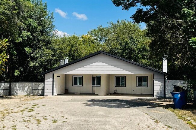 Foto del edificio - 2701 Little Valley Cove