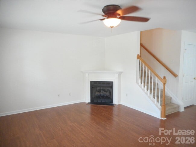 Building Photo - 322 Deep Water Ln