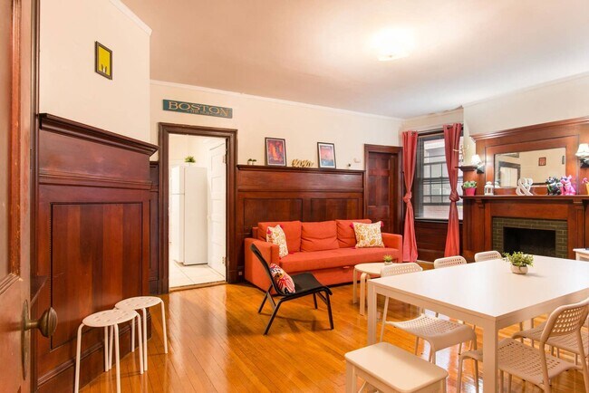 Foto del edificio - 1249 Beacon St