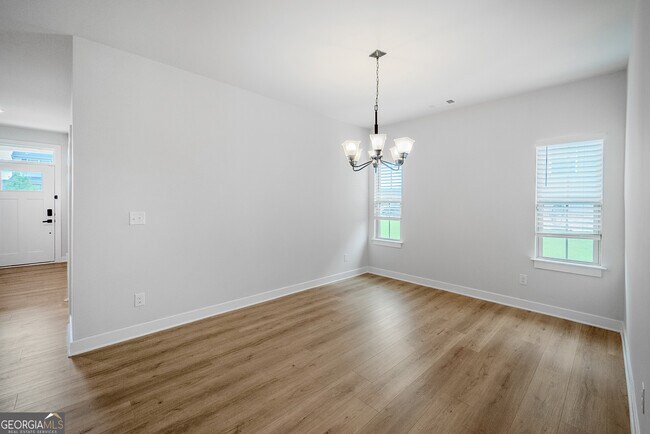 Foto del edificio - 533 Daffodil Ln