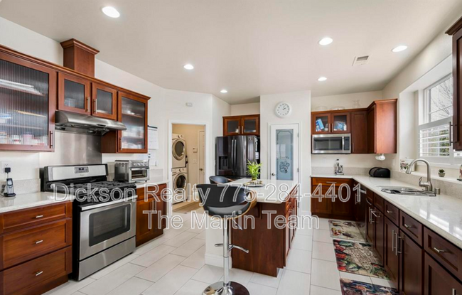 Building Photo - 10130 Donner Peak Dr