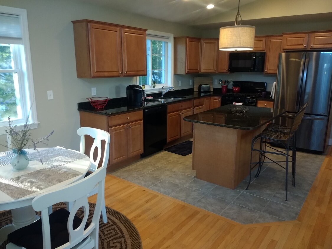 14 Crescent Dr, Fairhaven, MA 02719 House Rental in Fairhaven, MA