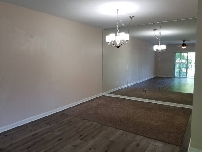 Foto del edificio - 5709 Lyons View Pike