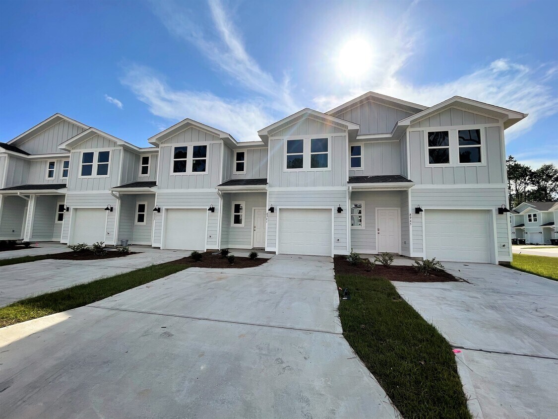 1610 Iroquois Ct, Pensacola, FL 32534 Townhome Rentals in Pensacola