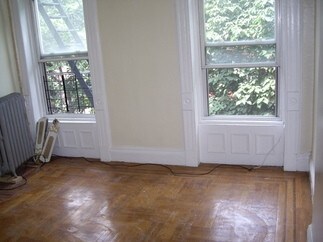 Building Photo - 49 Hart St