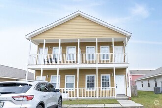 Building Photo - 2421 Gladiolus St