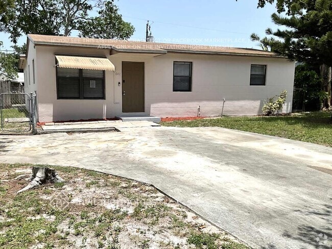 Building Photo - 641 N 68th Way
