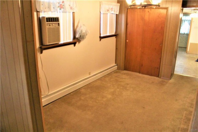 Building Photo - 330 N 3rd St