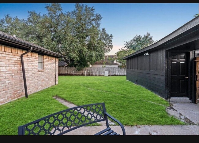 Foto del edificio - 11630 Sagemeadow Ln