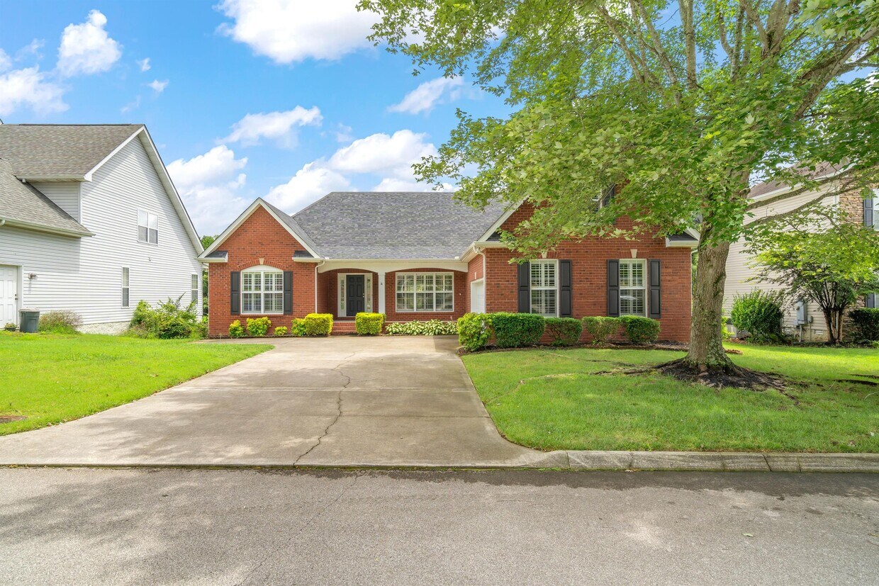 Primary Photo - 10052 Madison Ridge Ln