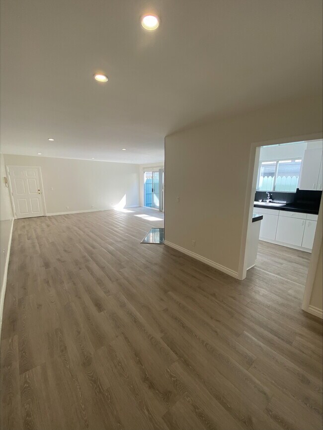 Área de comedor - Large Remodeled 2x2 Unit with Huge Patio