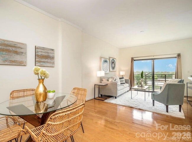 Building Photo - 715 N Church St