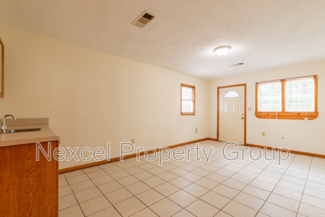 Foto del edificio - 644 Craft Rd