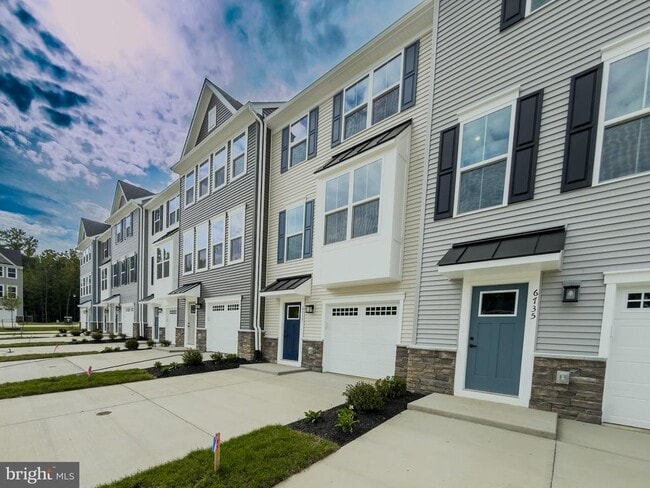 Foto del edificio - 6737 Shelton Ln