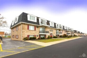Building Photo - 1968 Sheridan Dr