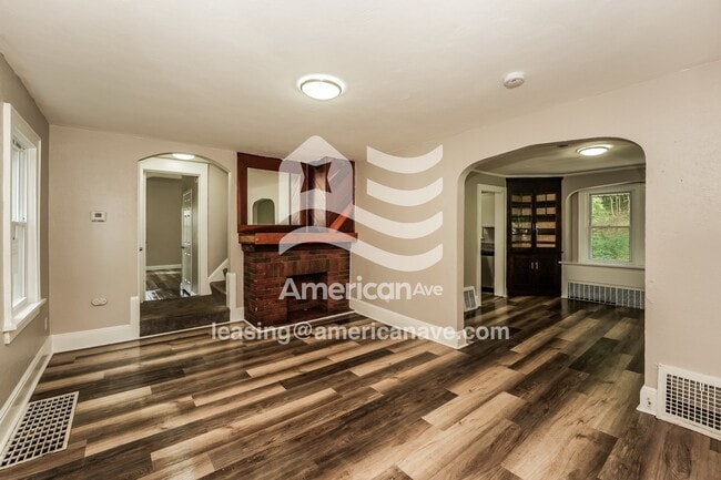 Building Photo - 670 Arbutus Ct