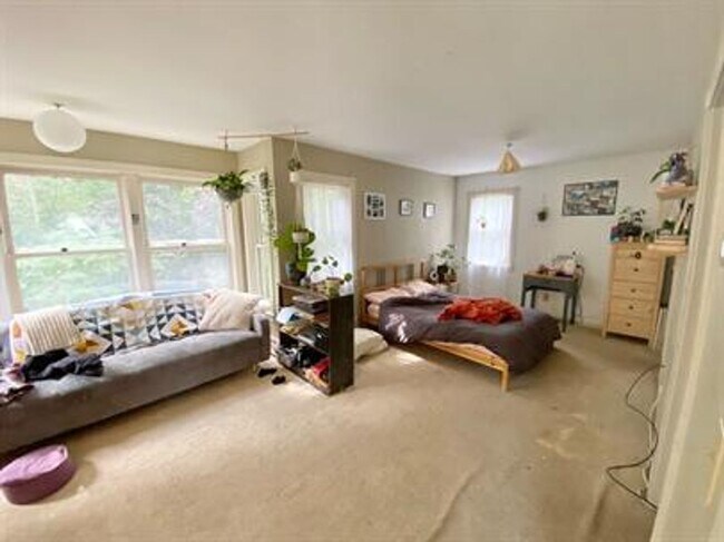 Building Photo - 5 Calarco Ct - 1 Burlington, VT 05401