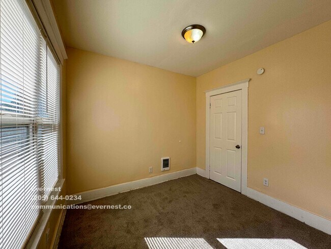 Building Photo - 5054 Linsdale St