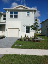 Building Photo - 519 Rivergrass St