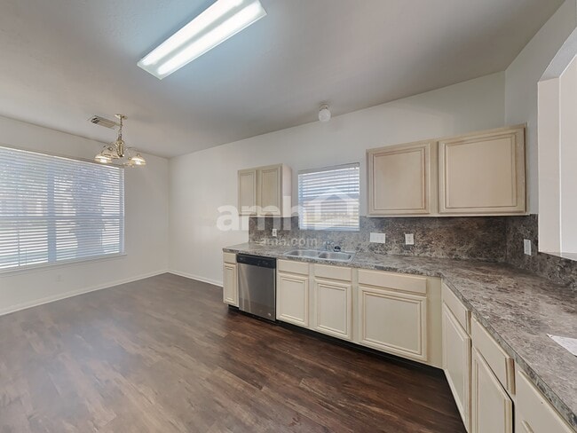 Building Photo - 30 Huntington Bend Dr
