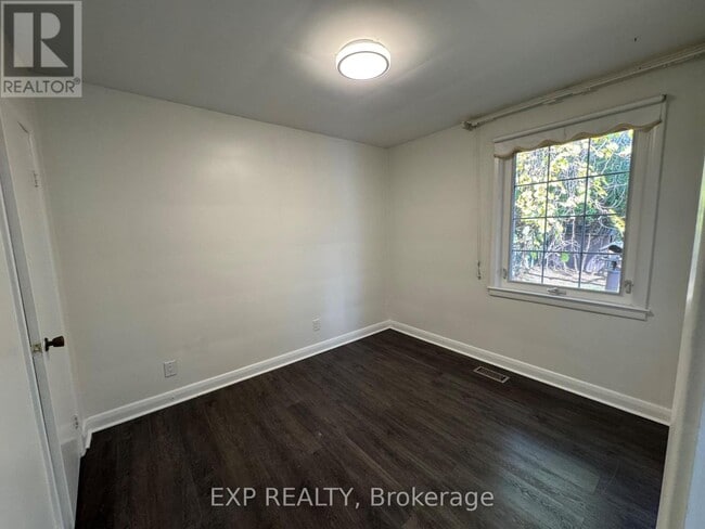 Building Photo - 559 Drury Ln