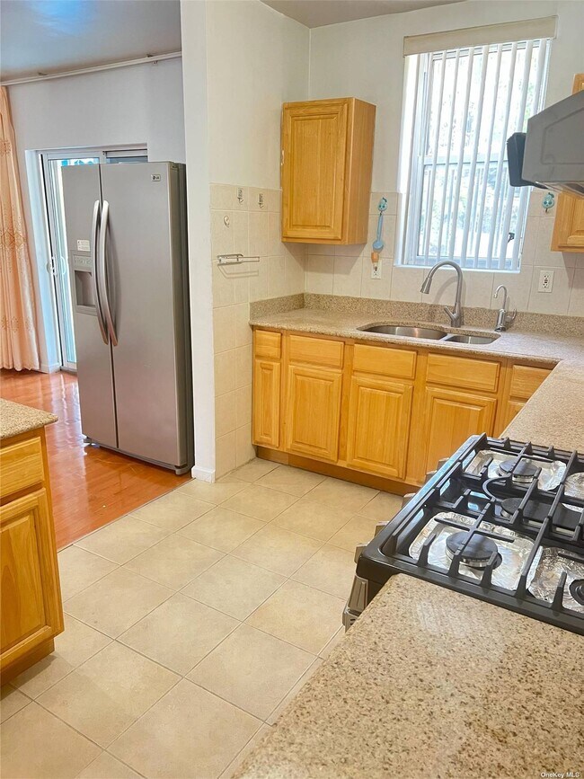 Foto del edificio - 52-22 79th St
