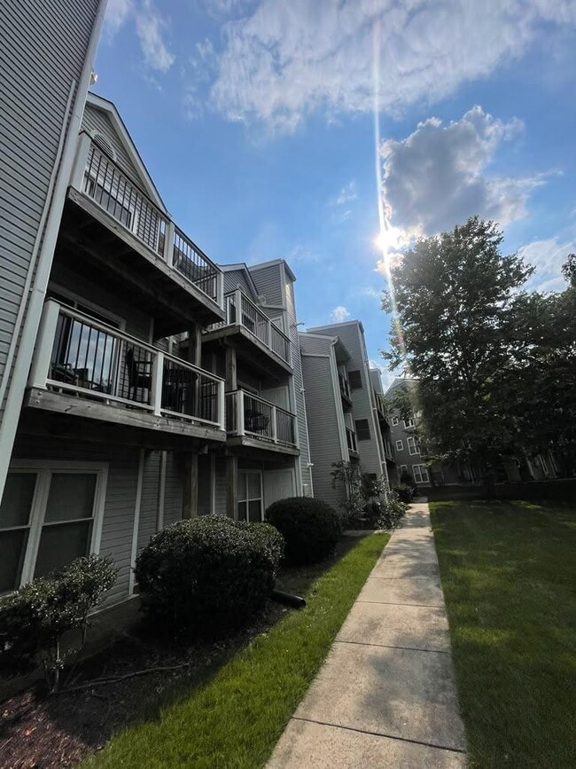 Building Photo - 44106 Natalie Terrace