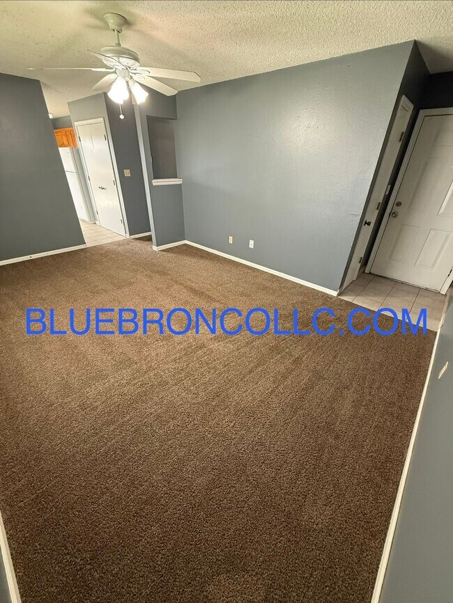 Foto del edificio - Cute 2 bedroom 1 bathroom home with a 1 car garage