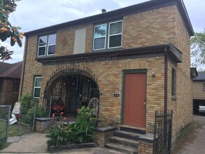 Building Photo - 112 Pineview Dr