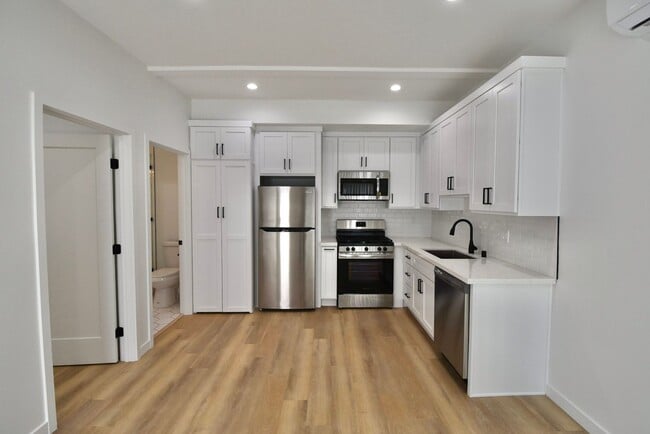 Building Photo - 6152 Woodman Ave
