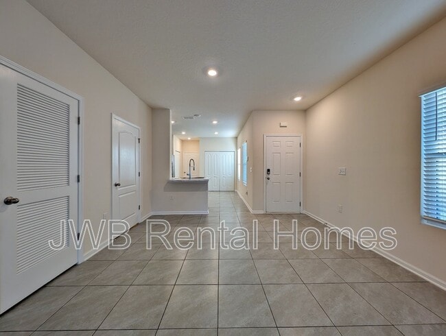 Building Photo - 268 Aralia Ln