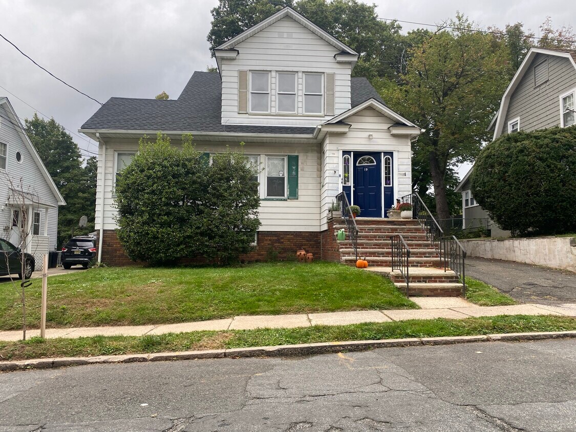 19 Fernwood Rd Unit 1, Maplewood, NJ 07040 Apartments in Maplewood