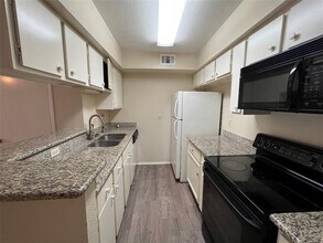 Building Photo - 2100 Wilcrest Dr