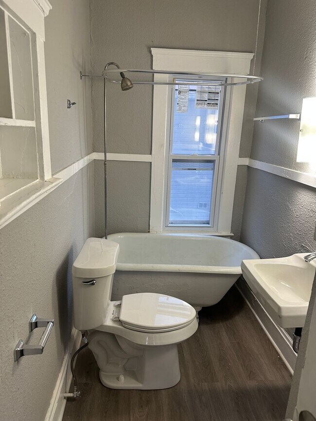 Foto del edificio - 4110 E 64th St