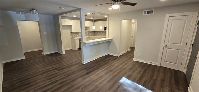 Building Photo - 2021 Costa Mesa Dr